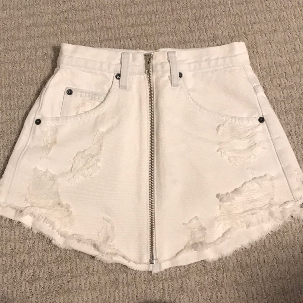 CarMar white zipper skirt